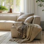 Zimmer mit gemütlichem Sofa 3